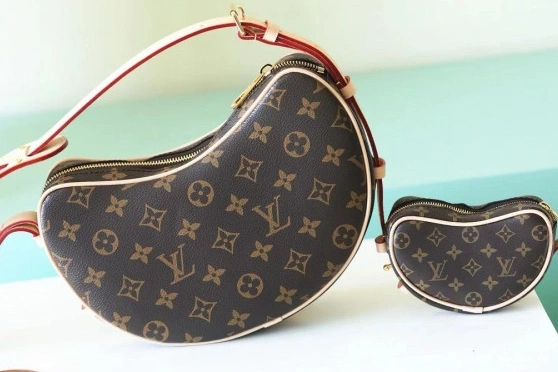 AAA Pruses Bags VUITTON LOUIS Croissant MM 0724